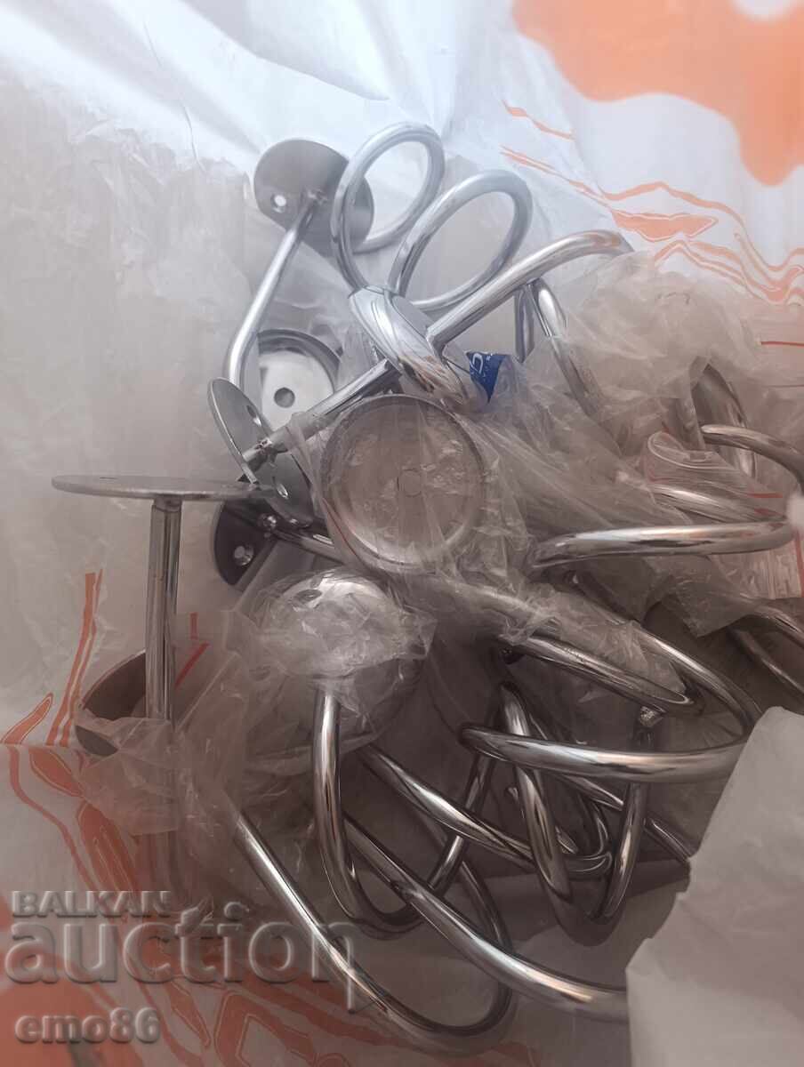 Παρτίδα 9 μεταλλικές βάσεις με τιμή € 4.00 | 7.82 BGN Παρτίδα 9 μεταλλικές βάσεις με τιμή € 4.00 | 7.82 BGN