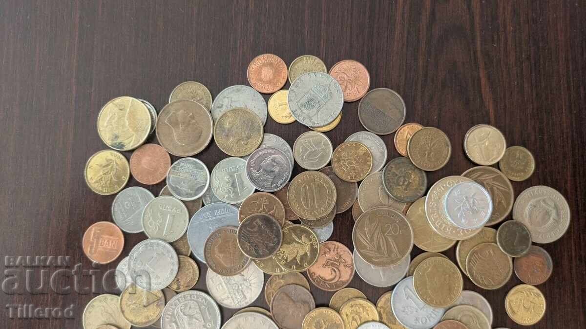Delivery of Lot of foreign coins from around the world (approx. 75 pcs) Delivery of Lot of foreign coins from around the world (approx. 75 pcs)