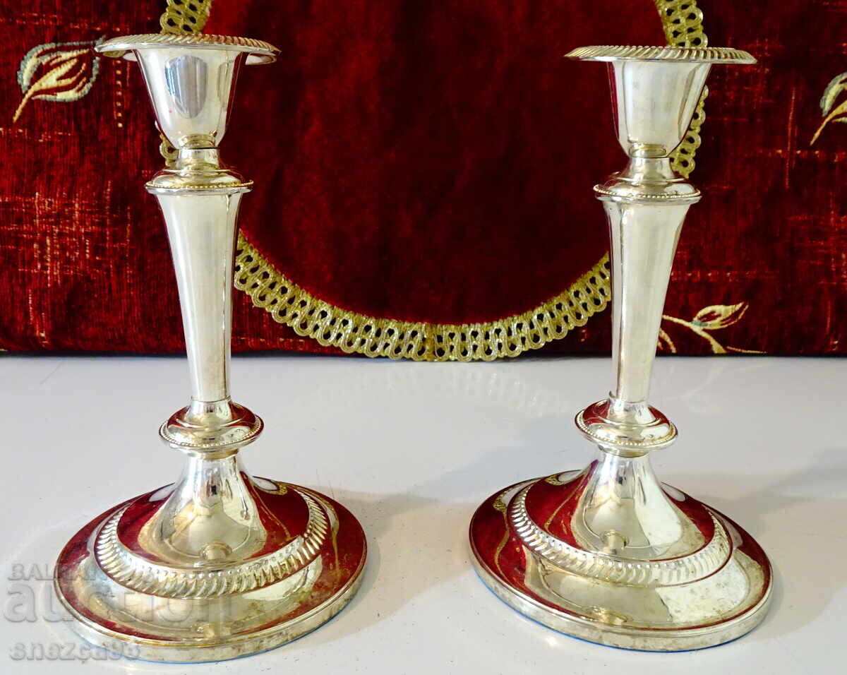 Pair of silver-plated candlesticks, pearl relief, Art Deco Pair of silver-plated candlesticks, pearl relief, Art Deco