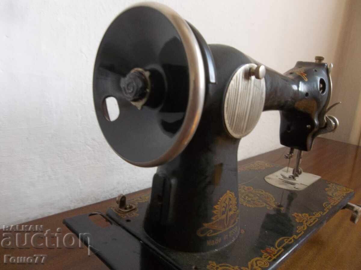 Sewing machine with price € 10.00 | 19.56 BGN