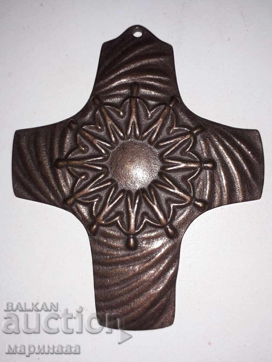 ARTISAN CROSS. BRONZE ARTISAN CROSS. BRONZE