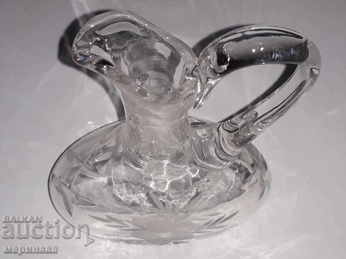 Livrarea CANĂ VINTAGE MASIVĂ. CRISTAL Livrarea CANĂ VINTAGE MASIVĂ. CRISTAL