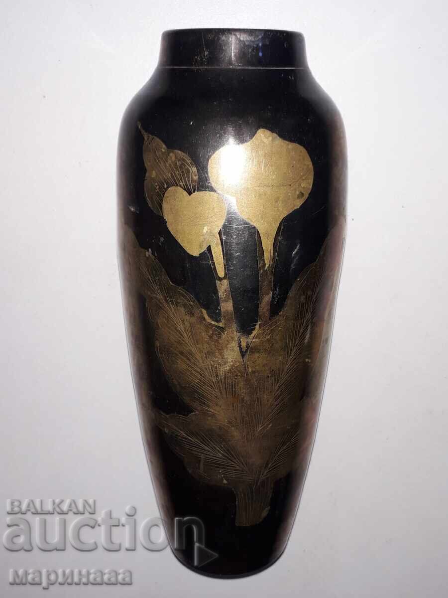 OLD VASE. BRASS. SILVER PLATING, GOLD PLATING OLD VASE. BRASS. SILVER PLATING, GOLD PLATING