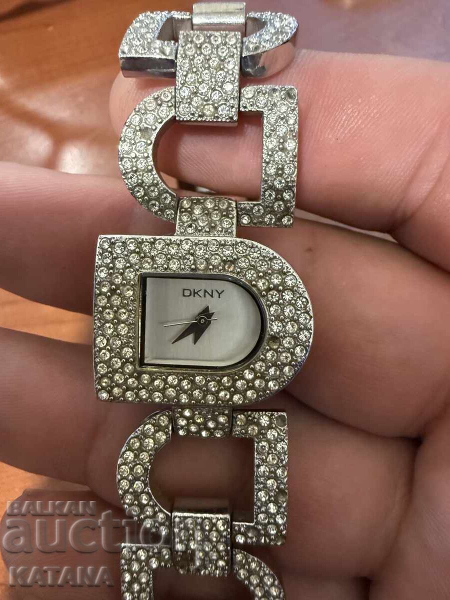 Ръчен часовник DKNY с цена € 10.00 | 19.56 лв. Ръчен часовник DKNY с цена € 10.00 | 19.56 лв.