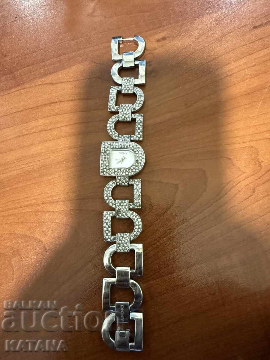 Ръчен часовник DKNY Ръчен часовник DKNY