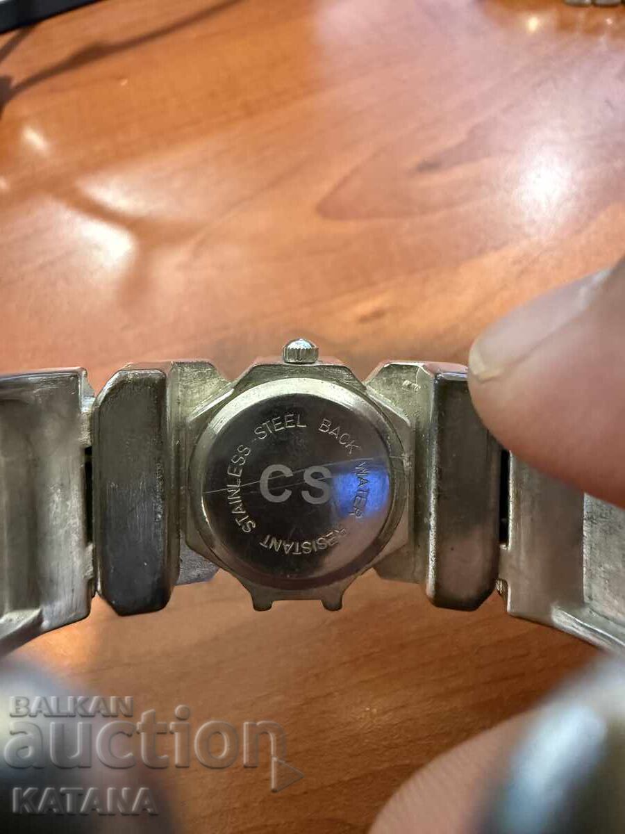 Ceas cu preț € 10.00 | 19.56 BGN Ceas cu preț € 10.00 | 19.56 BGN