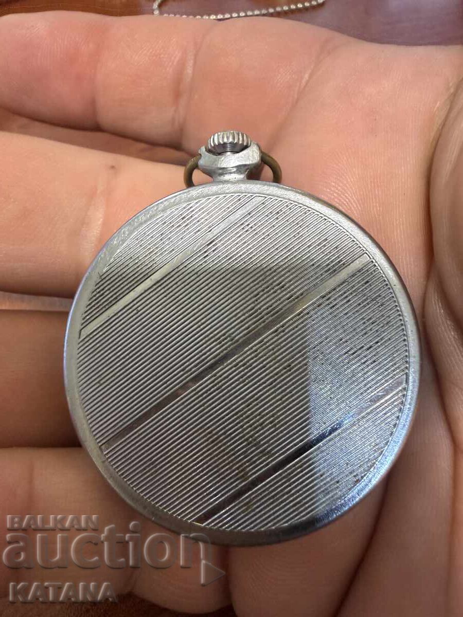 Ceas de buzunar fulger cu preț € 15.00 | 29.34 BGN