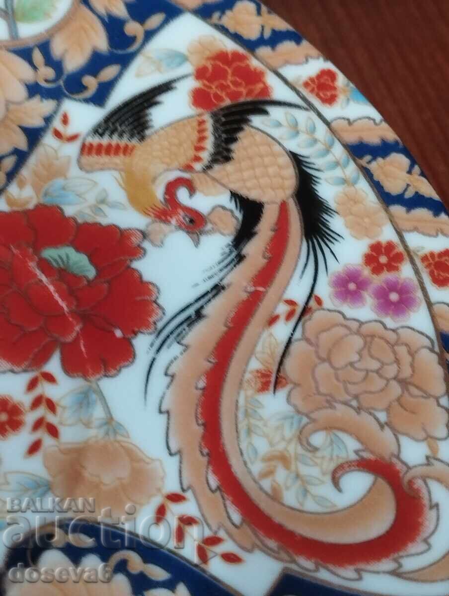 Delivery of Set of 4 Yaran porcelain charger plates, Imari style Delivery of Set of 4 Yaran porcelain charger plates, Imari style