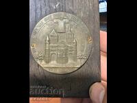 Plaque
