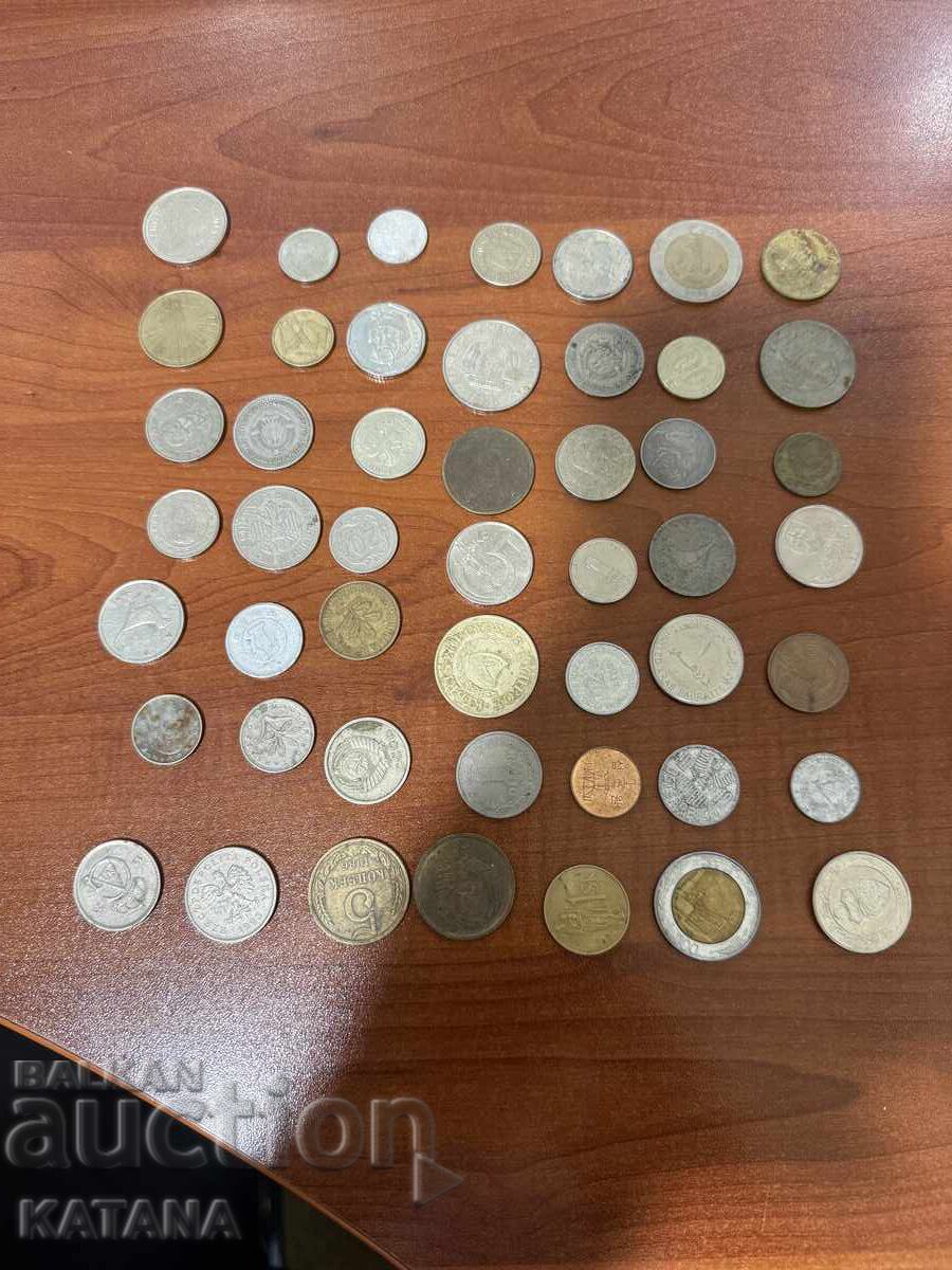 Lot monede întreaga lume 49 bucăți cu preț € 20.00 | 39.12 BGN