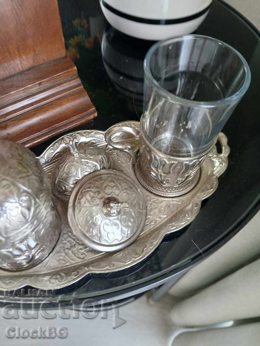 Παράδοση Vintage σετ σερβιρίσματος για τσάι ή καφέ