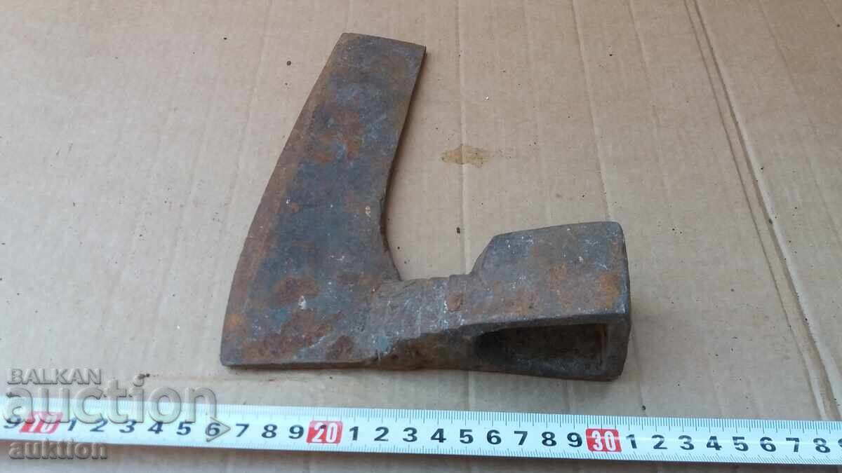 СТАРА МАСИВНА БРАДВА , СЕКИРА ЗА ДЪРВА - 5 СТАРА МАСИВНА БРАДВА , СЕКИРА ЗА ДЪРВА - 5