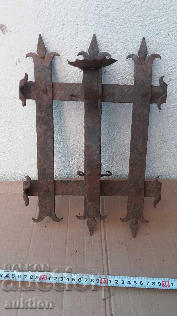 WROUGHT IRON MASSIVE REVIVAL-STYLE WALL CANDLE HOLDER WROUGHT IRON MASSIVE REVIVAL-STYLE WALL CANDLE HOLDER