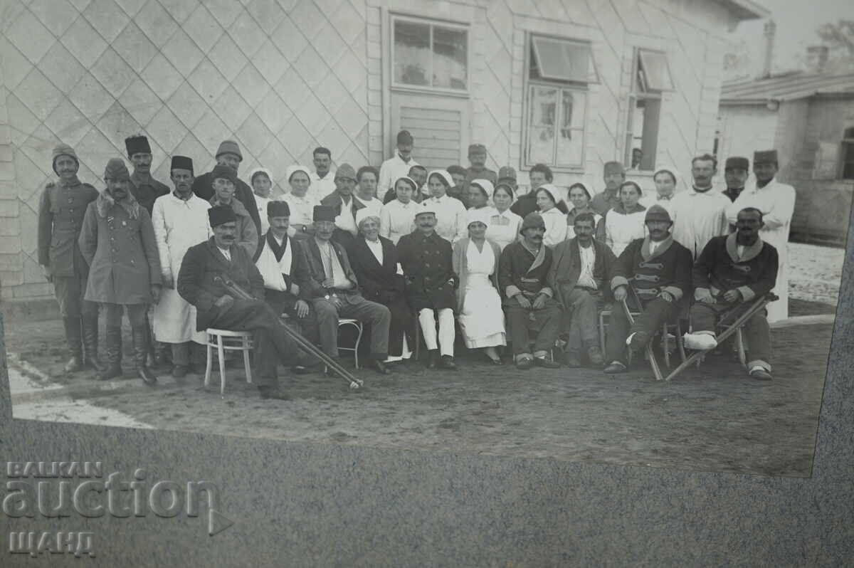 Delivery of 1915 Military photo officers doctors hospital wounded Delivery of 1915 Military photo officers doctors hospital wounded