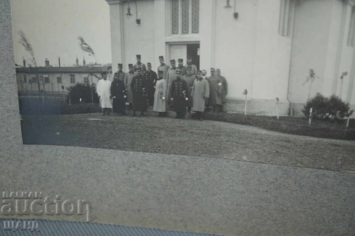 Licitație 1915 Fotografie militară ofițeri uniformă de paradă sabie biserică Licitație 1915 Fotografie militară ofițeri uniformă de paradă sabie biserică