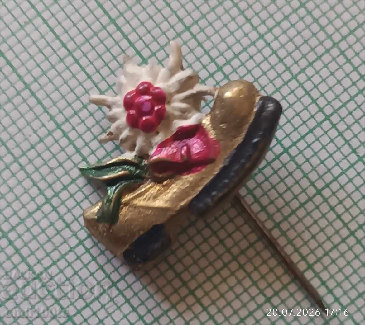 Licitație Vechi insignă Gheată cu floare de colț
