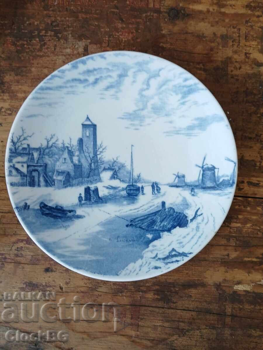 Set de farfurii decorative vintage Delft Blue – Țările de Jos cu preț € 80.00 | 156.47 BGN