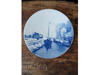 Set of vintage decorative Delft Blue plates – Netherlands