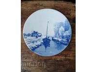Set of vintage decorative Delft Blue plates – Netherlands