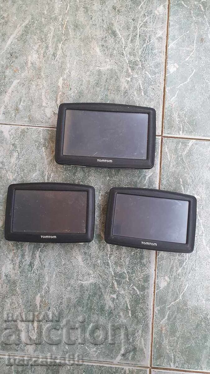 3 unități GPS TomTom
