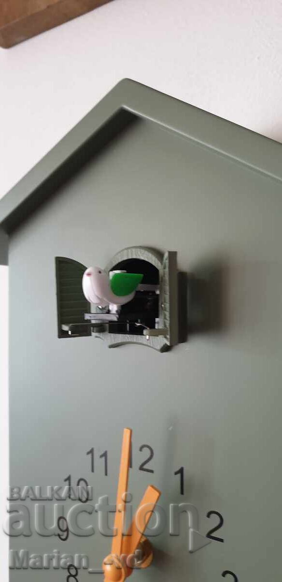 Auction Electronic cuckoo clock works well and accurately Auction Electronic cuckoo clock works well and accurately