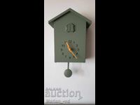 Electronic cuckoo clock works well and accurately