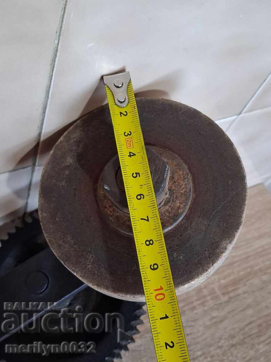 Slefuitoare manuala veche din secolul XX cu mecanism de ascutit cu cleme - 6