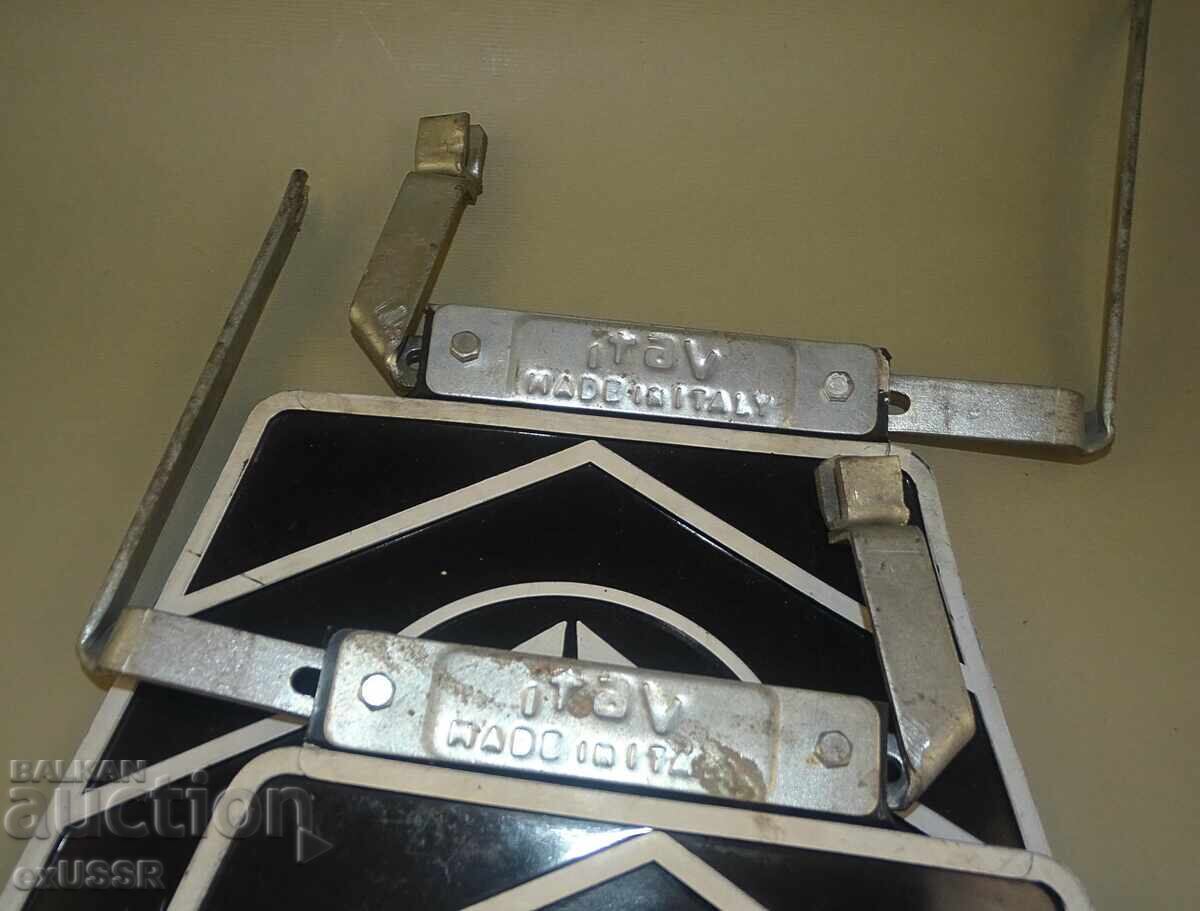 2 buc. apărători de noroi pentru Chrysler cu preț € 5.00 | 9.78 BGN