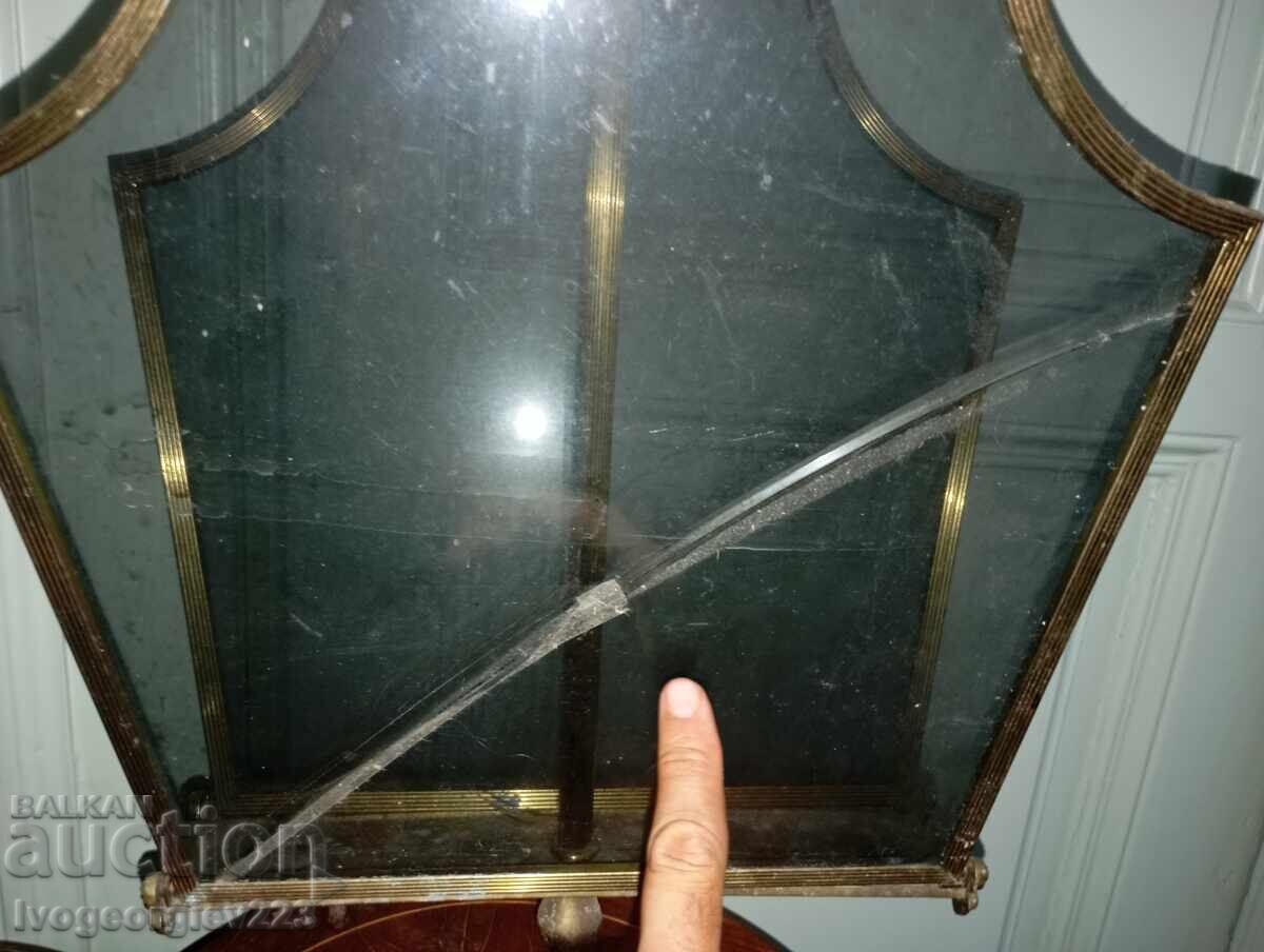 Licitație suport vintage pentru reviste Licitație suport vintage pentru reviste