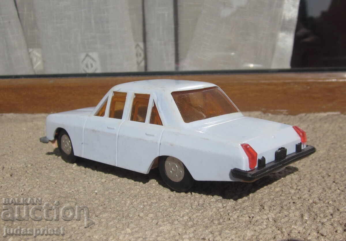 USSR СССР Руска Съветска пластмасова играчка количка Волга с цена € 25.00 | 48.90 лв. USSR СССР Руска Съветска пластмасова играчка количка Волга с цена € 25.00 | 48.90 лв.