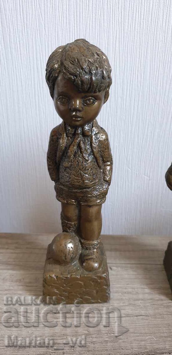 Bronze resin sculptures of a little girl and boy with price € 40.00 | 78.23 BGN Bronze resin sculptures of a little girl and boy with price € 40.00 | 78.23 BGN