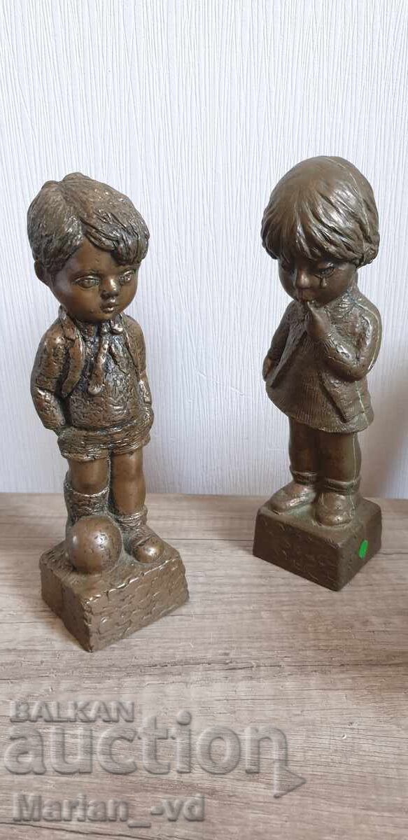 Bronze resin sculptures of a little girl and boy - 6 Bronze resin sculptures of a little girl and boy - 6