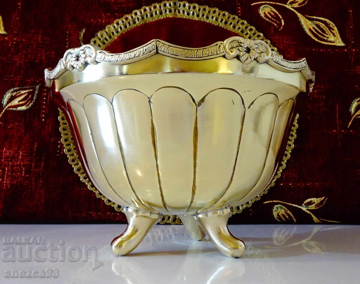 Delivery of Victorian bronze salad bowl, bowl, 1 kg., gilding
