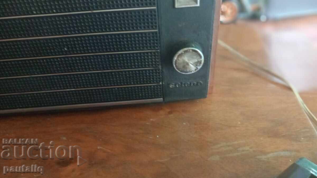 Radio vechi cu tranzistori Selena cu preț € 12.00 | 23.47 BGN