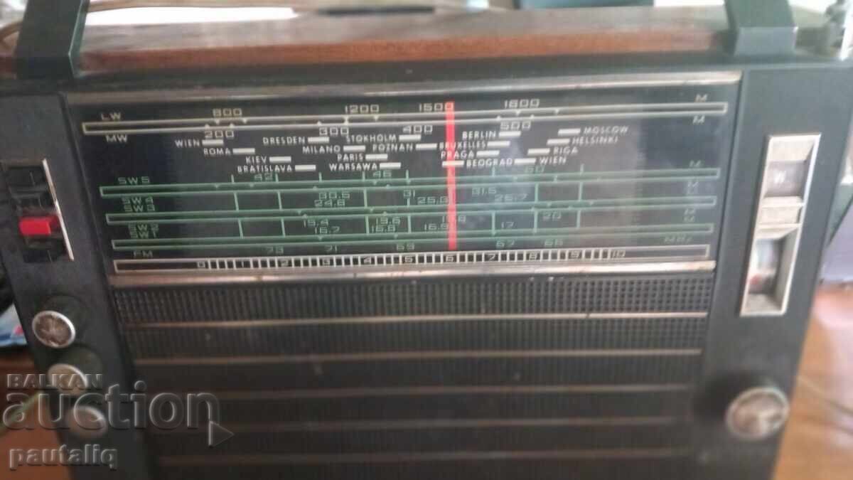 Licitație Radio vechi cu tranzistori Selena