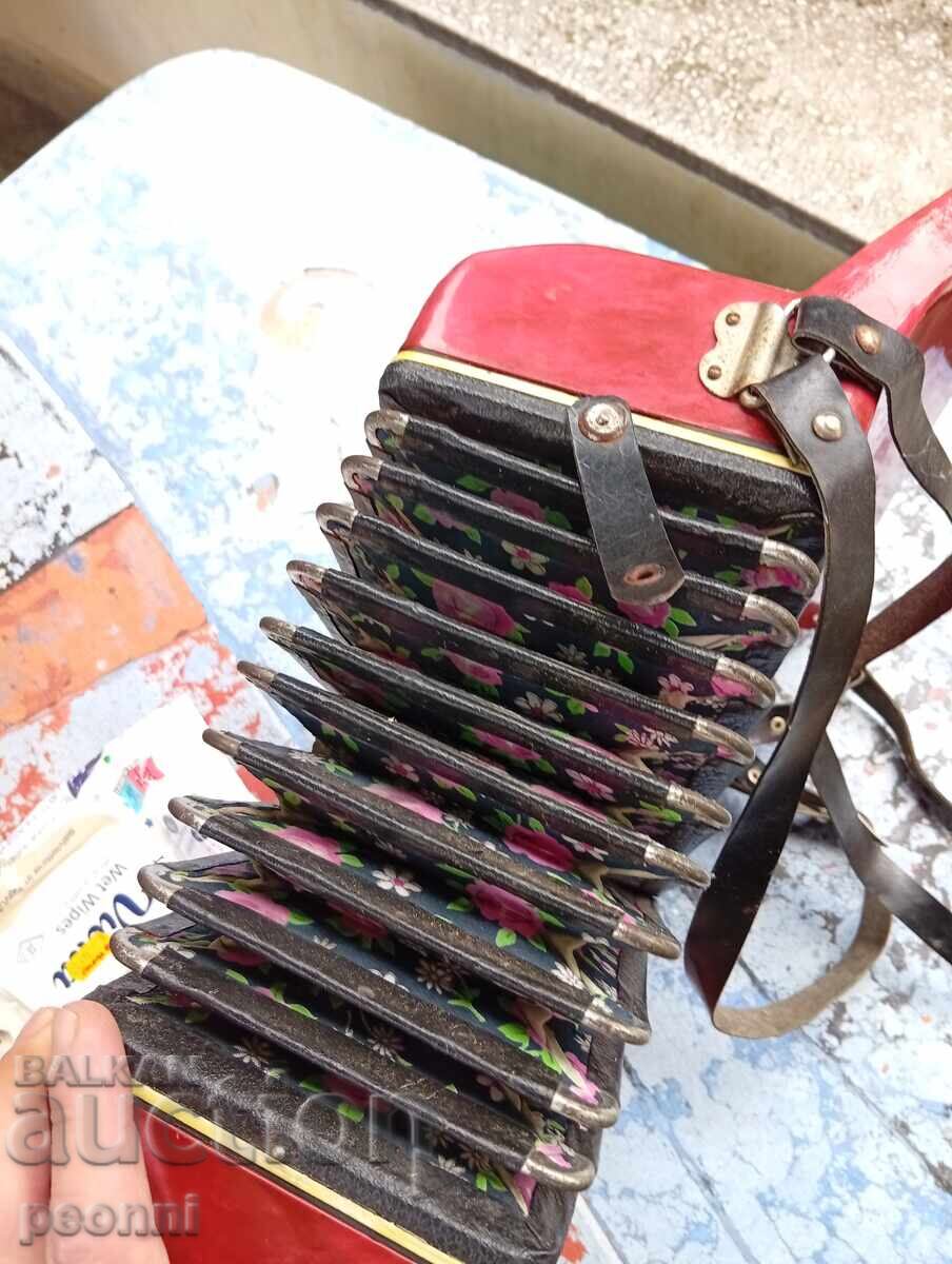 Old children's accordion - 6
