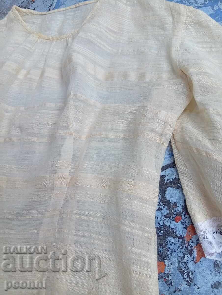 Camasa costumata autentica cu preț € 25.00 | 48.90 BGN