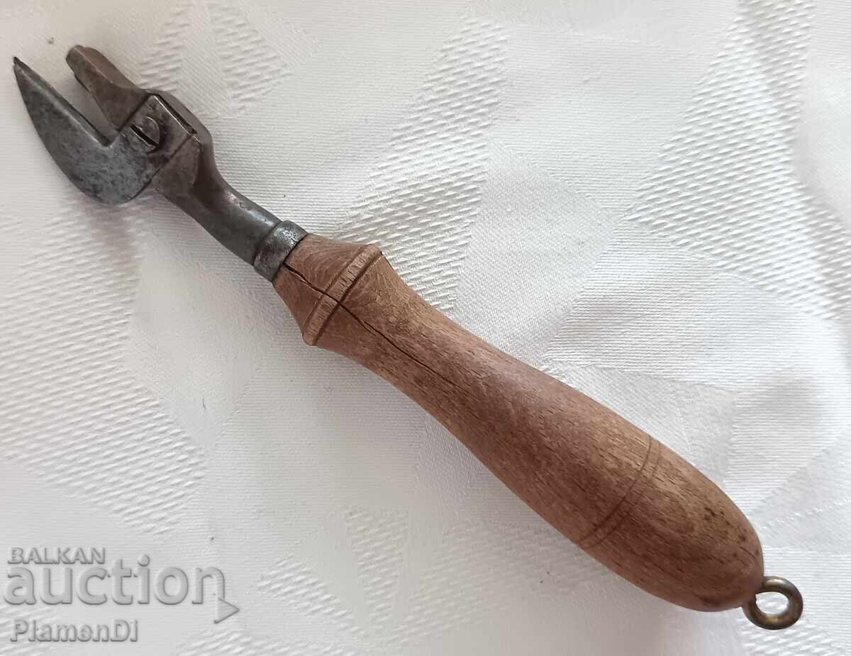 Retro military can opener "Berkeley&CO-BCB" with price € 20.00 | 39.12 BGN