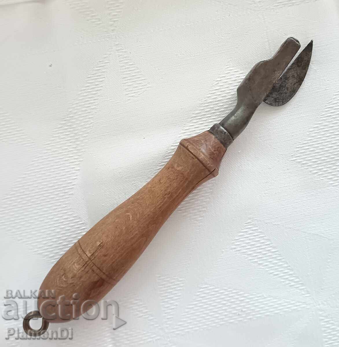 Auction  Retro military can opener "Berkeley&CO-BCB"