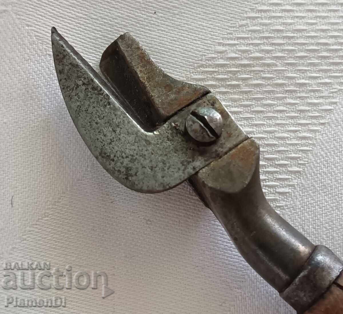 Retro military can opener "Berkeley&CO-BCB" - 5