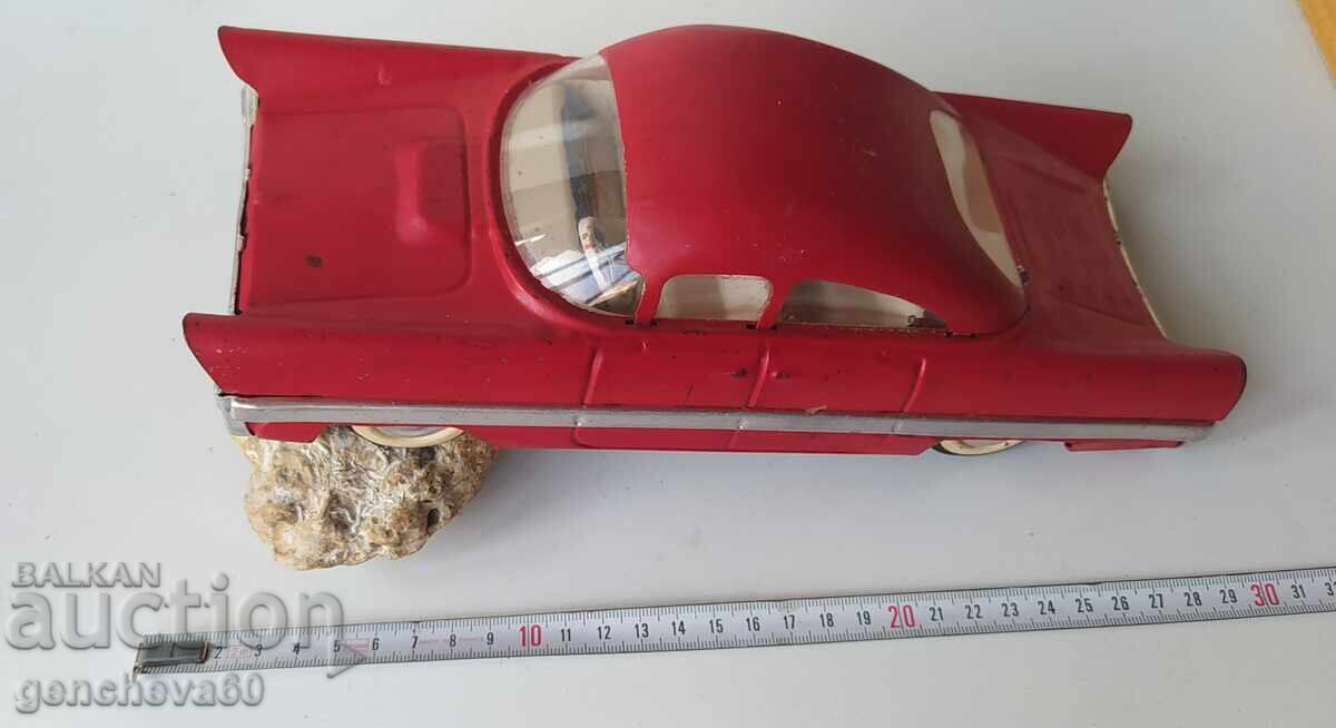 RETRO CAR "CHAIKA" GAZ-13