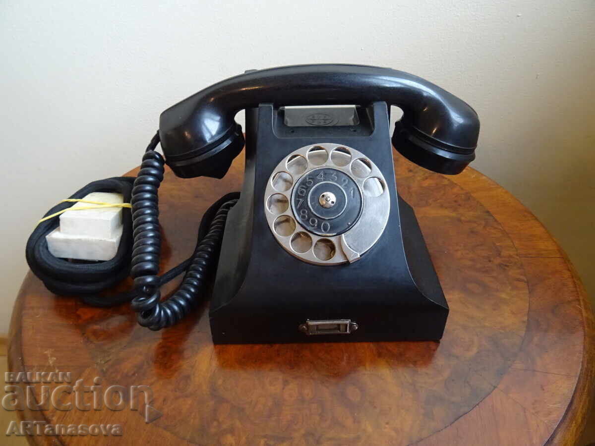 Telefon vechi din bachelită cu disc, 1948