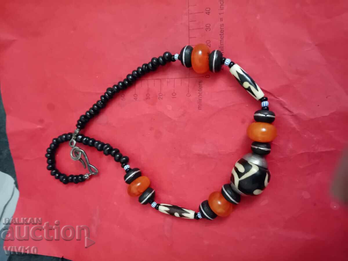 Colier antic, Tibet cu preț € 40.00 | 78.23 BGN