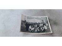 Снимка Млади жени в наронни носии при Лазаруването 1942