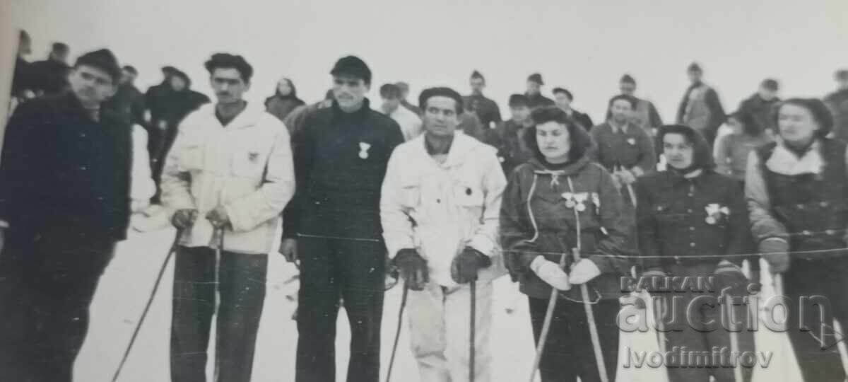 Φωτογραφία σκιέρ στην πίστα του σκι με τιμή € 1.06 | 2.07 BGN Φωτογραφία σκιέρ στην πίστα του σκι με τιμή € 1.06 | 2.07 BGN