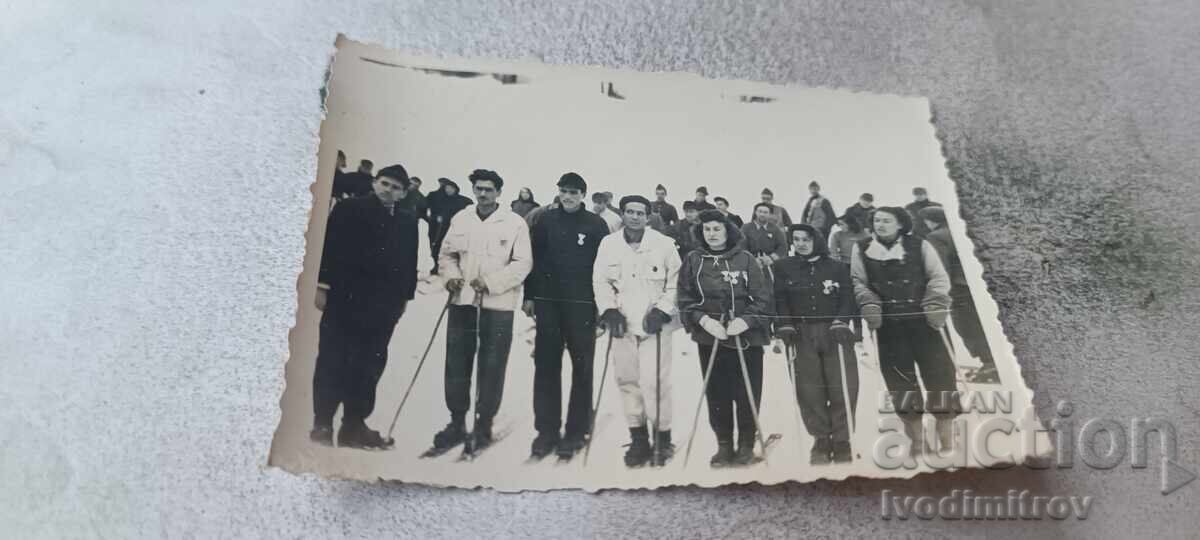 Φωτογραφία σκιέρ στην πίστα του σκι Φωτογραφία σκιέρ στην πίστα του σκι