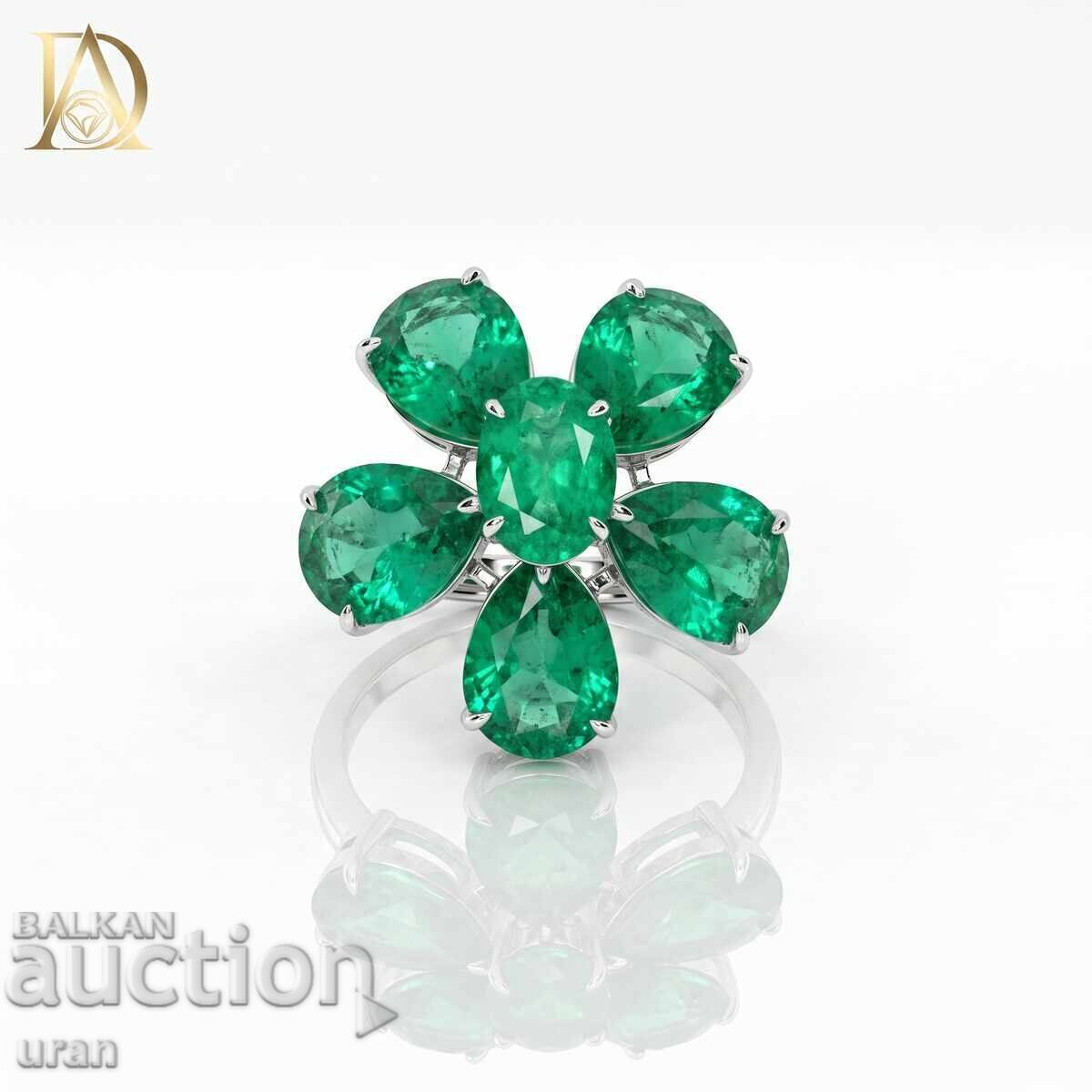 Inel nou din aur, model floare, cu smaralde naturale de 6,01 ct Inel nou din aur, model floare, cu smaralde naturale de 6,01 ct