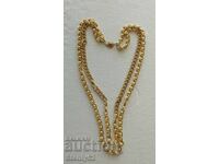 Κολιέ από τεχνητά μαργαριτάρια με αλυσίδα από κράμα κοσμημάτων