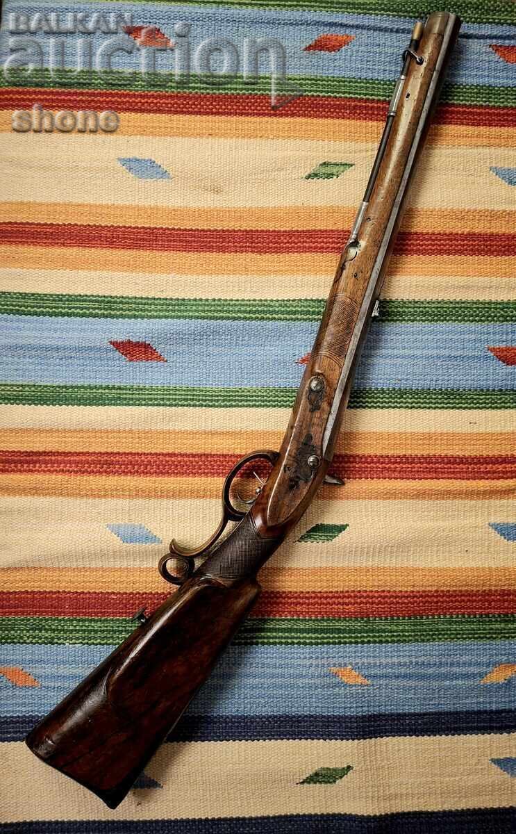 Licitație Pistol, capsulă, cremă, țigară, țigară, cuișoare