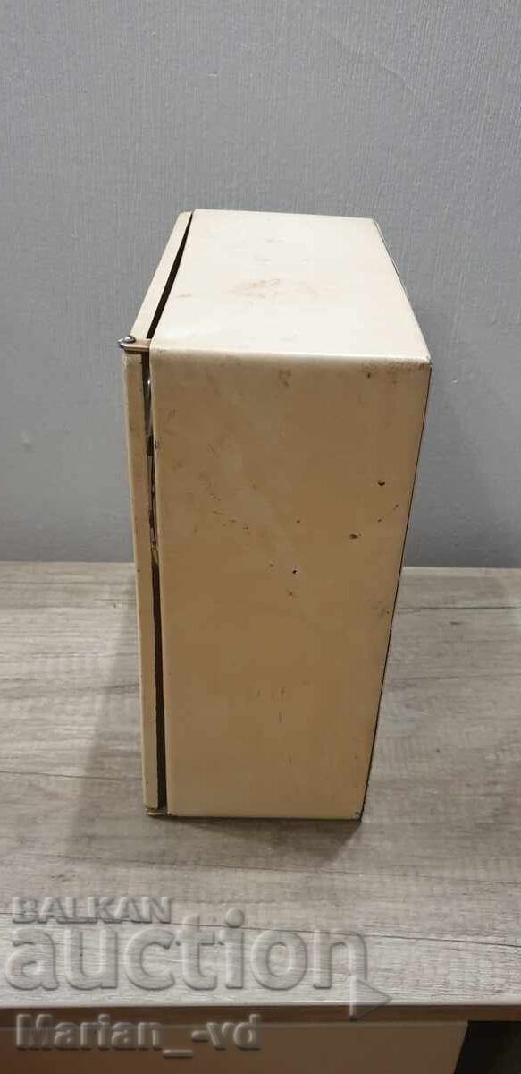 Dulap rusesc metalic de farmacie din anii '50 - 6 Dulap rusesc metalic de farmacie din anii '50 - 6